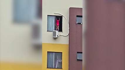 Vídeo mostra criança "pendurada" em apartamento assusta moradores no PR