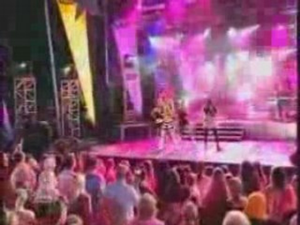 Miley Cyrus GNO GIRLS NIGHT OUT Live