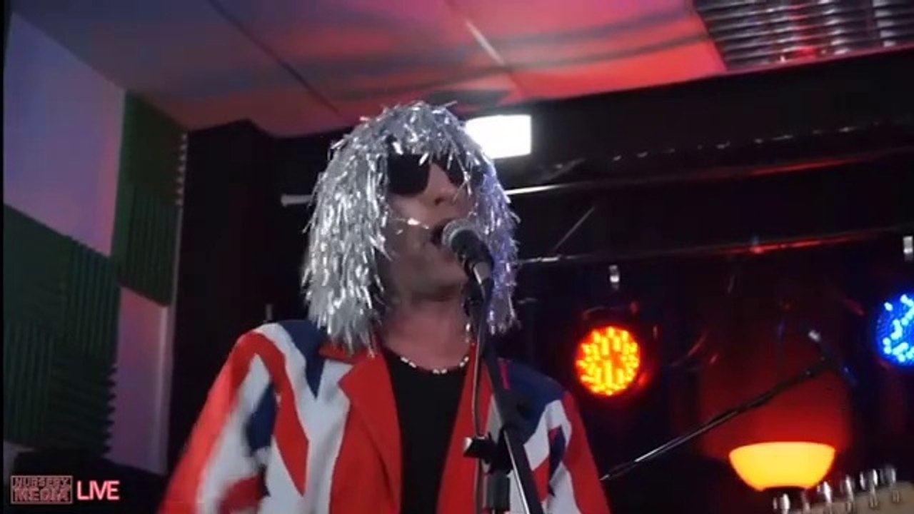 Paranoid Alice live 'I Can Jump Puddles' TV SHOW In The Basement