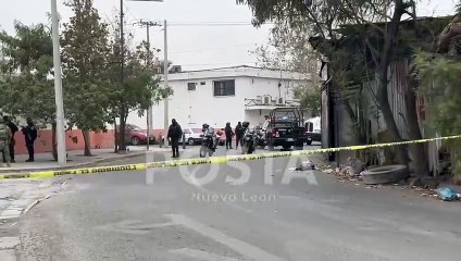 Violento robo en Monterrey, le disparan y le quitan su camioneta