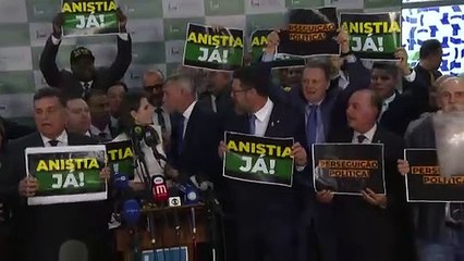 Denunciado pela PGR, Bolsonaro critica 'regime autoritário' que fabrica 'acusações vagas'