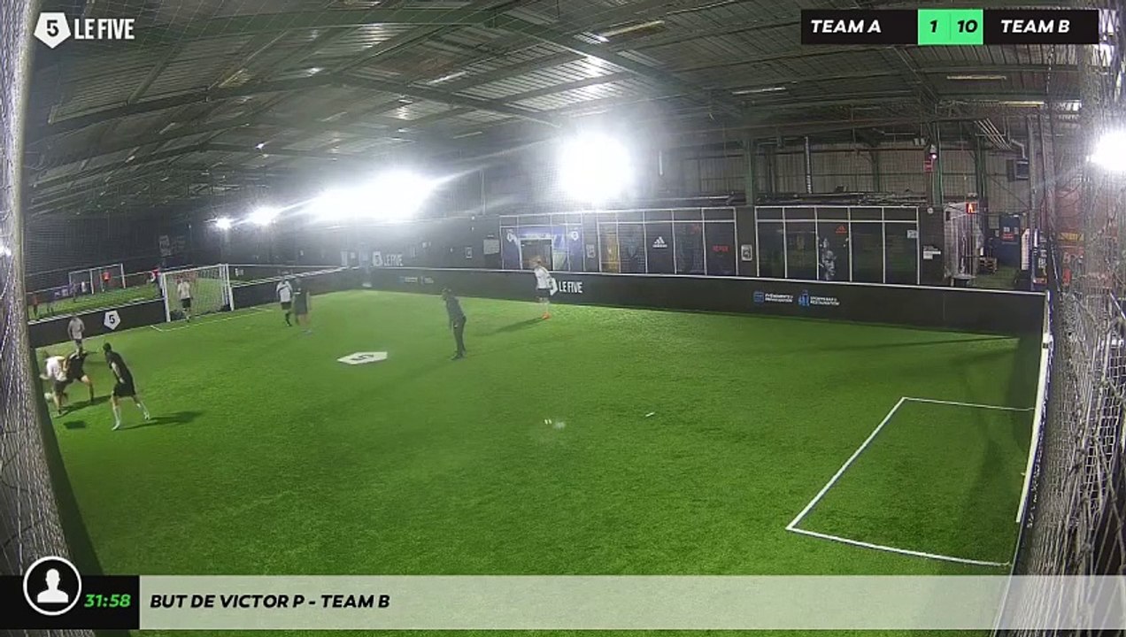 But de Victor P - Team B