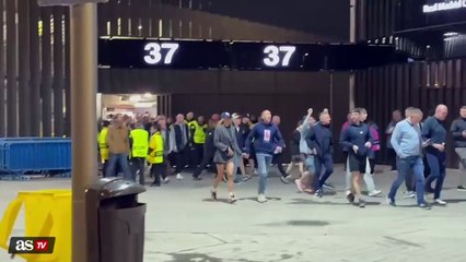 La afición del City abandona el Bernabéu en el 64'