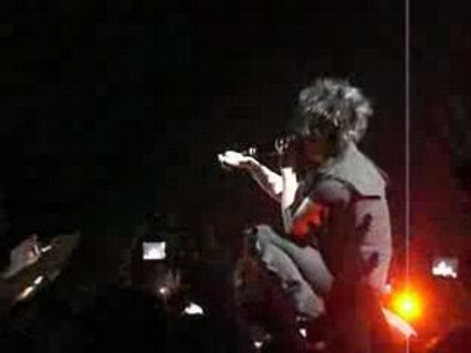 Alice&JuneTour - Nicola sur l'avancée de scène