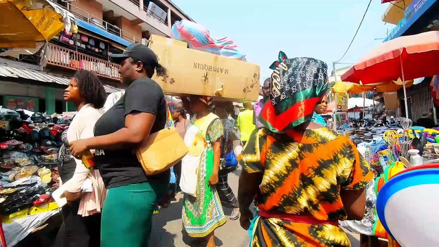 🇬🇭 CROWDED STREET MARKET FROM UTC ACCRA TO MAKOLA MARKET IN GHANA - AFRICA