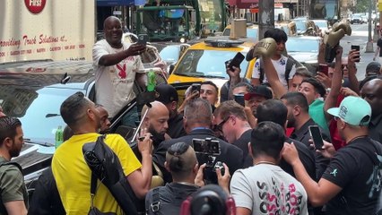 Canelo gets mobbed