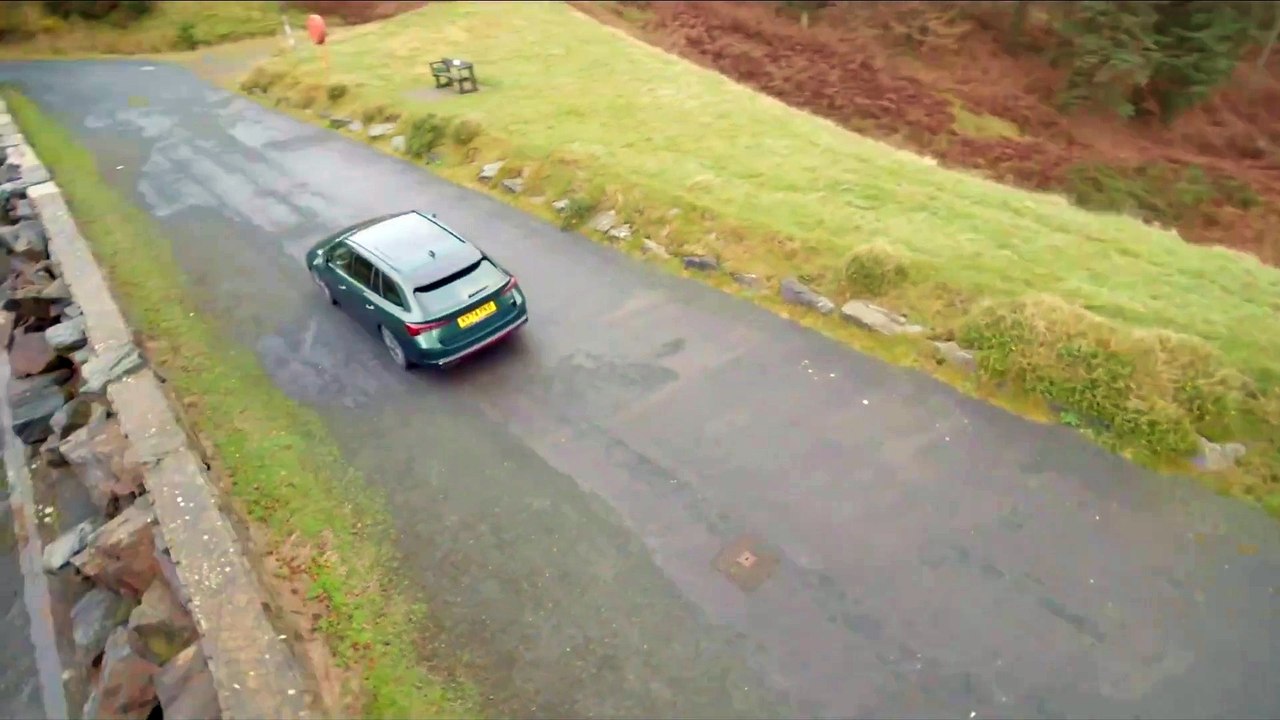 Skoda Octavia vRS in Royal Green Driving Video
