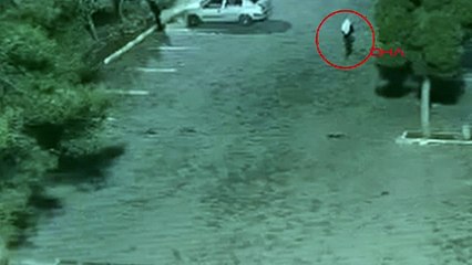 Kadın kıyafetli ''bukalemun'' hırsız suçüstü yakalandı