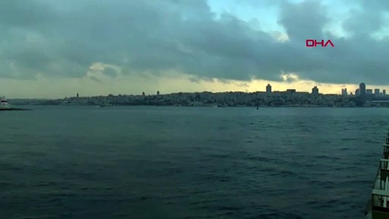 İstanbul - İstanbul Boğazı çift yönlü olarak gemi trafiğine kapatıldı / Görüntü eklendi