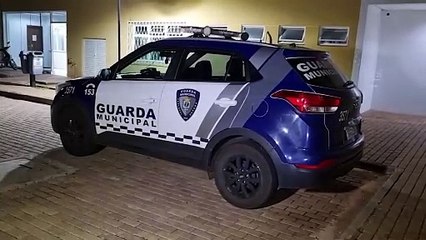 Homem tenta fugir da GM após invadir casa da ex e violar medida protetiva no Esmeralda