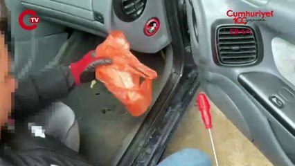 Otomobilde 19 ruhsatsız tabanca ele geçirildi