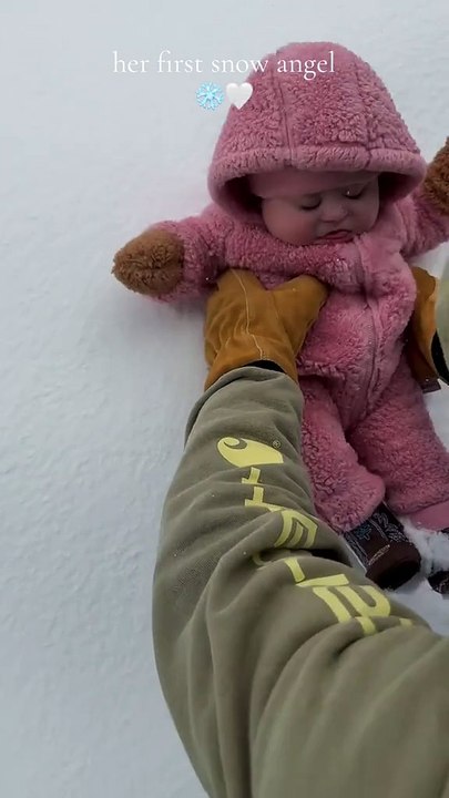 ❄️🤍 #baby #snow #fyp