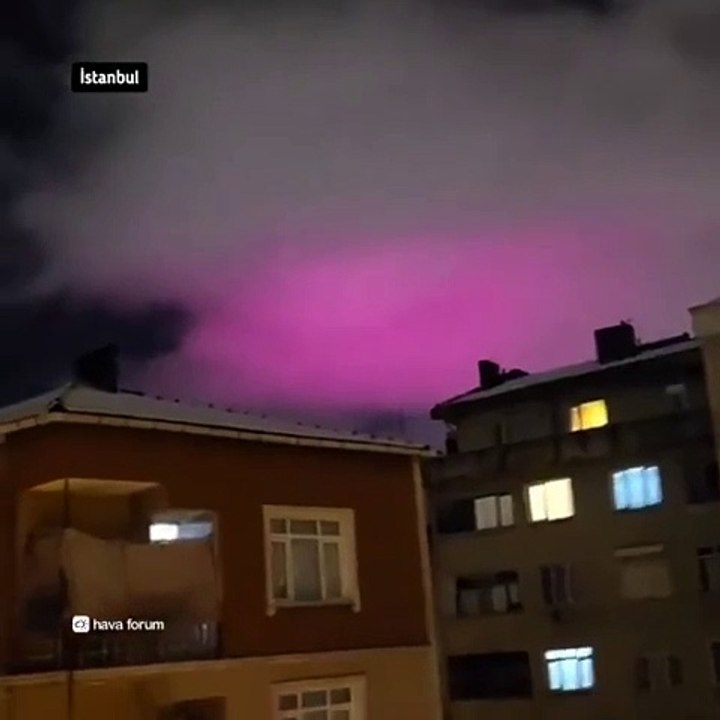 İstanbul'da gizemli görüntü: Pembe bulutlar oluştu!