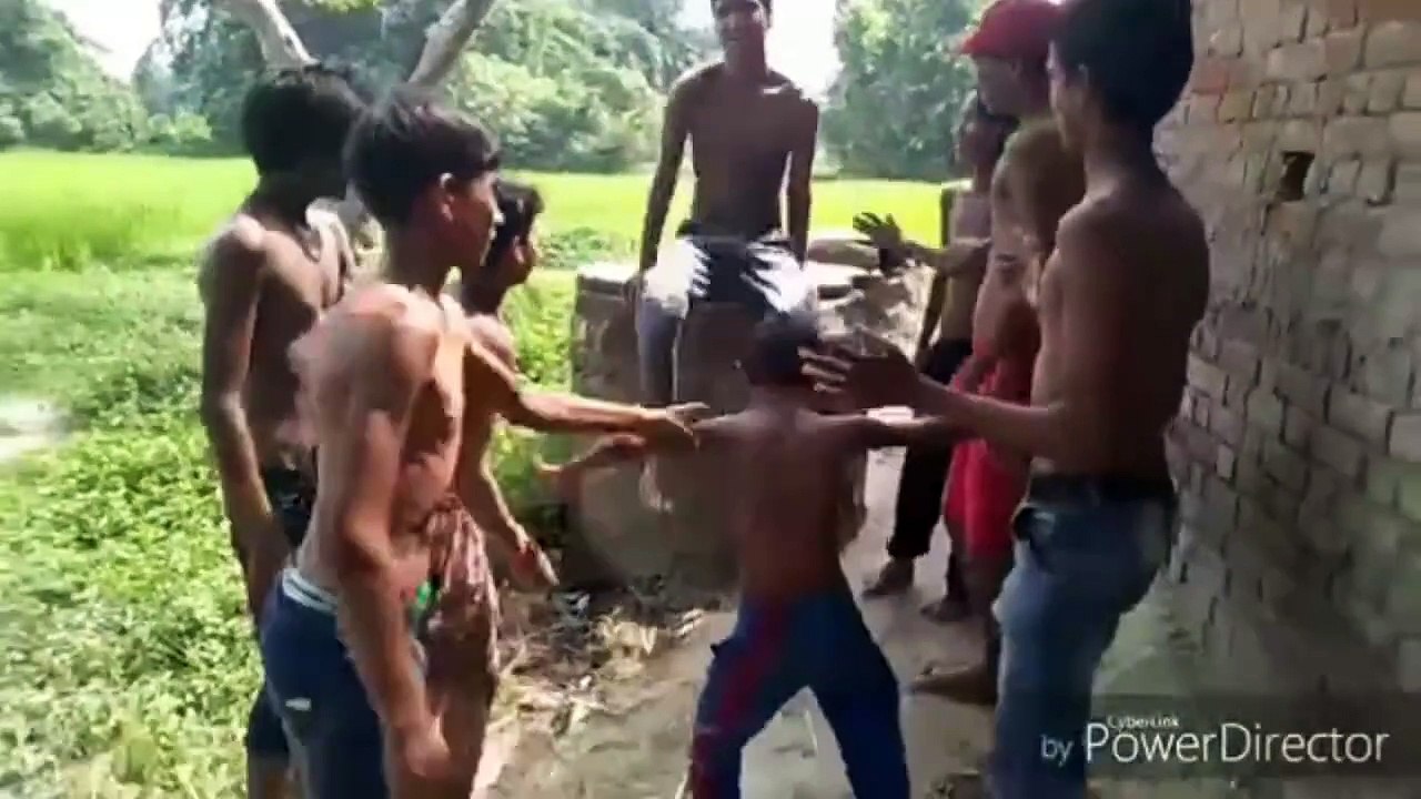 Maugi na milal song pe gav ke larke ne sab jam ke nacha