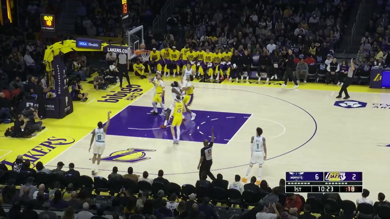 Luka finds LeBron with half-court pass for dunk