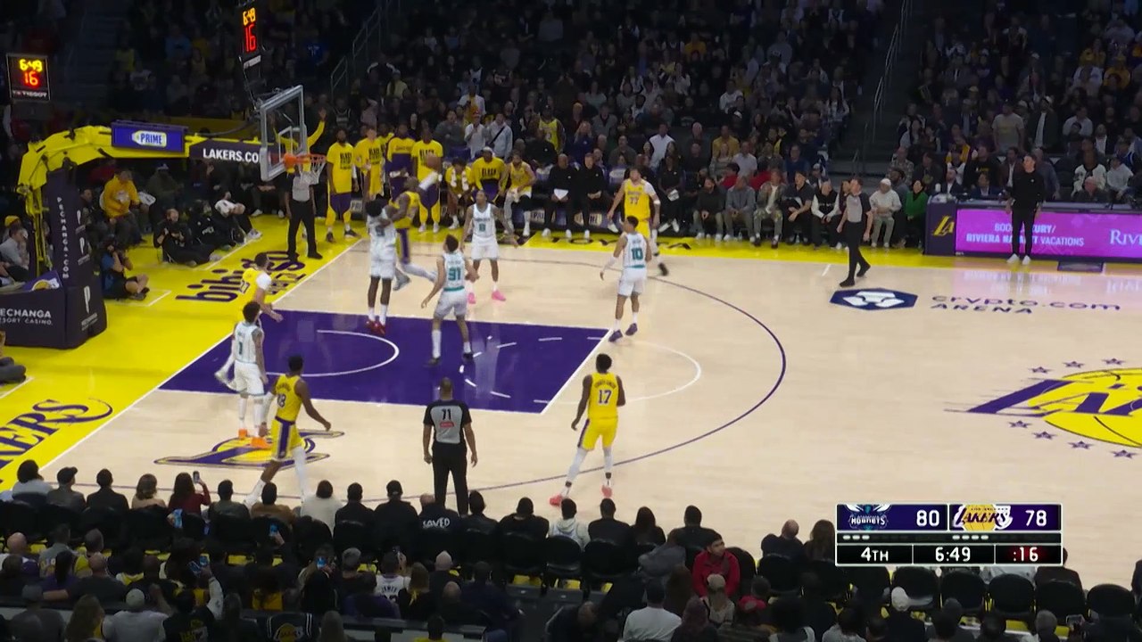 Look out below! LeBron hits sledgehammer slam
