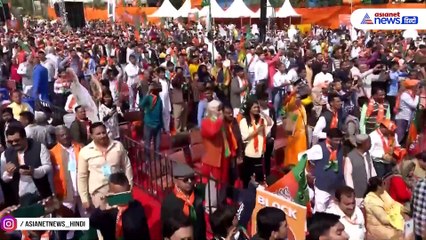 Delhi: शपथ के बाद मंच पर एक-दूसरे से कैसे मिले नेता और मंत्री। Rekha gupta