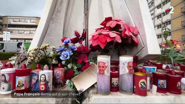 Le pape François, 88 ans, hospitalisé depuis vendredi pour une pneumonie, a passé une nuit sereine , a indiqué ce matin le service de presse du Vatican