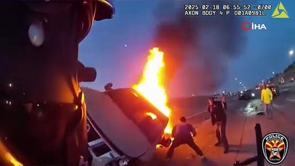 ABD’de bir kadın alev alan aracın içinden son anda kurtarıldı