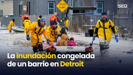 Una tubería rota deja congelado un barrio de Detroit