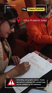 #BJP leader Dr. Udita Tyagi writes to CM #YogiAdityanath using the blood of Juna Akhara Mahamandaleshwar Yeti Narasimhanand Giri, urging a simplified arms license process for Hindus. #UttarPradesh