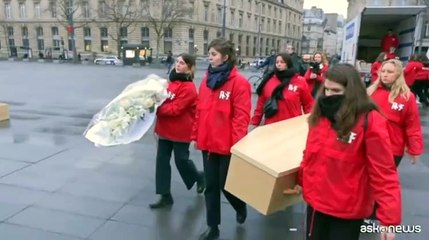 Venti bare vuote a Parigi per i giornalisti ucraini scomparsi
