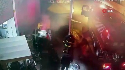 Traktörü kundaklarken kendini de yaktı