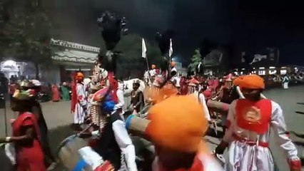 हाथी-घोड़े के साथ निकली शाही सवारी