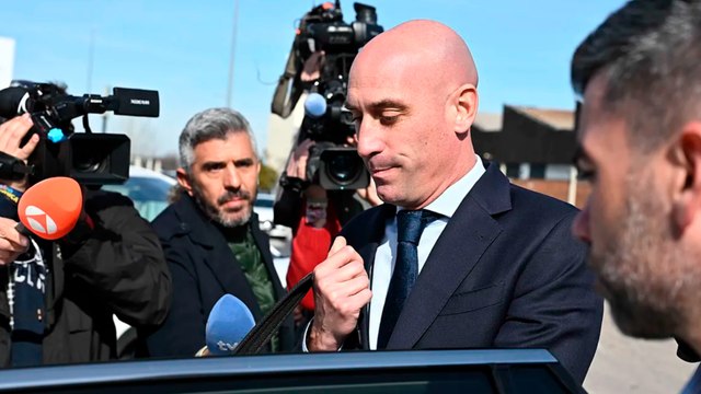 10.800 euros de multa para Rubiales por el beso a Jenni Hermoso