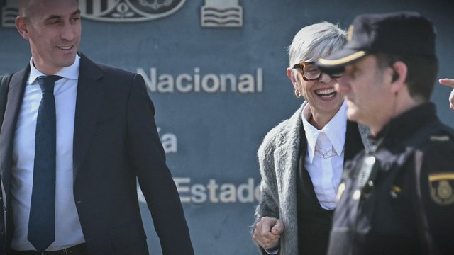 Rubiales, condenado a 18 meses de multa por su beso a Hermoso