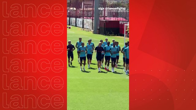 Com Filipe Luís, jogadores do Flamengo fazem trabalho de aquecimento