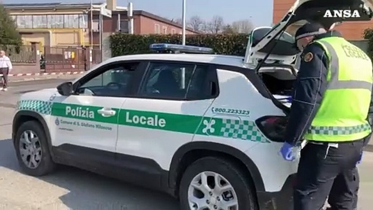 Scontro frontale tra un'auto e uno scooter nel Milanese