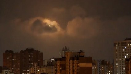 Un bombardeo ruso con drones invade la madrugada de Kiev en una escalada de la tensión
