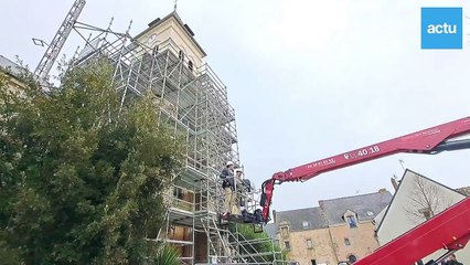 Pose du coq sur le clocher de Saillé à Guérande jeudi 20 février 2025