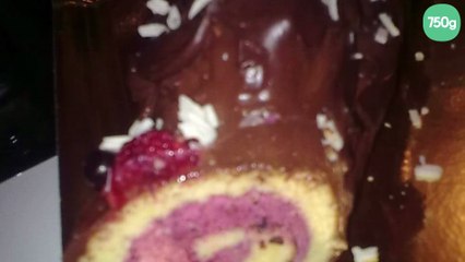 Bûche choco et fuits rouges