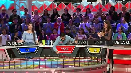 La Ruleta de la Suerte  Miguel analiza la situación y opta por resolver el panel