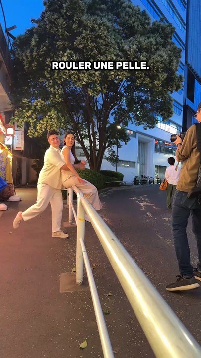 Notre premier BISOU était HORRIBLE ! 😅