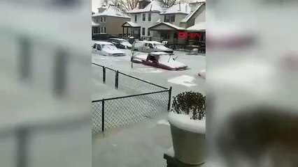 Sokaklar buzlu su altında kaldı! Su borusu patladı olanlar oldu