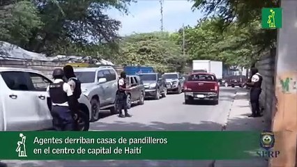 Agentes derriban casas de pandilleros en el centro de capital de Haití
