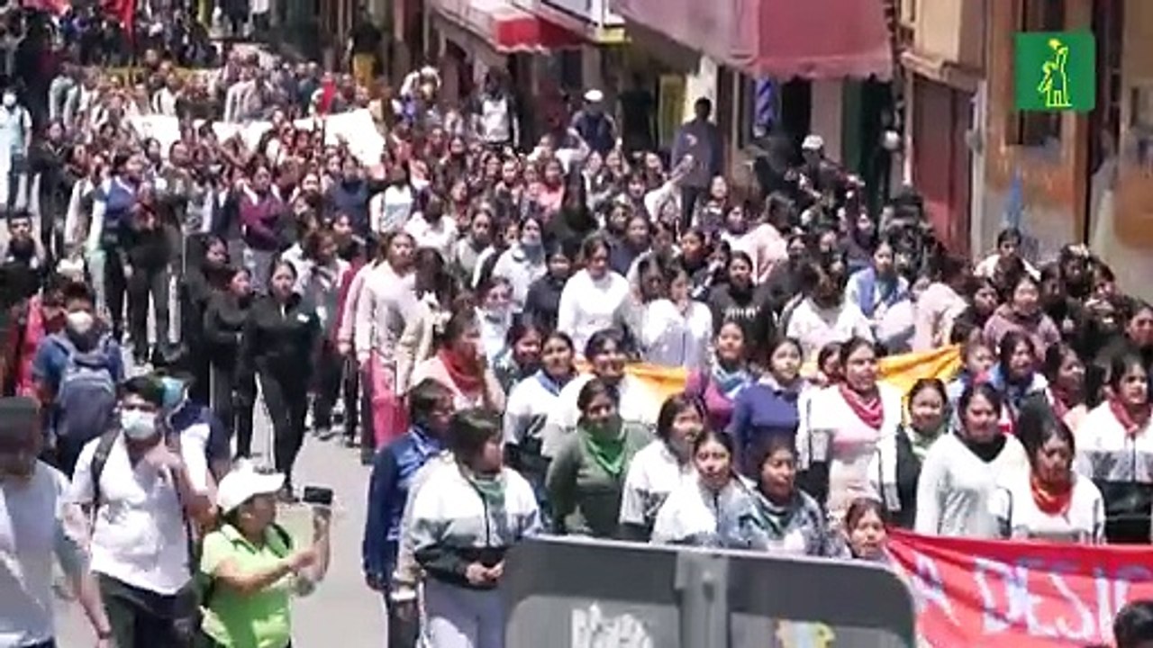 Familiares de 43 estudiantes desaparecidos en México exigen la verdad a la próxima presidenta