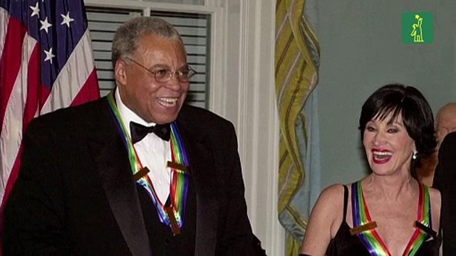 Muere James Earl Jones actor que dio voz a Darth Vader