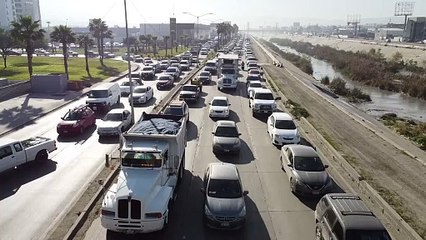 Tráfico en Vía Rápida Oriente Tijuana por socavón