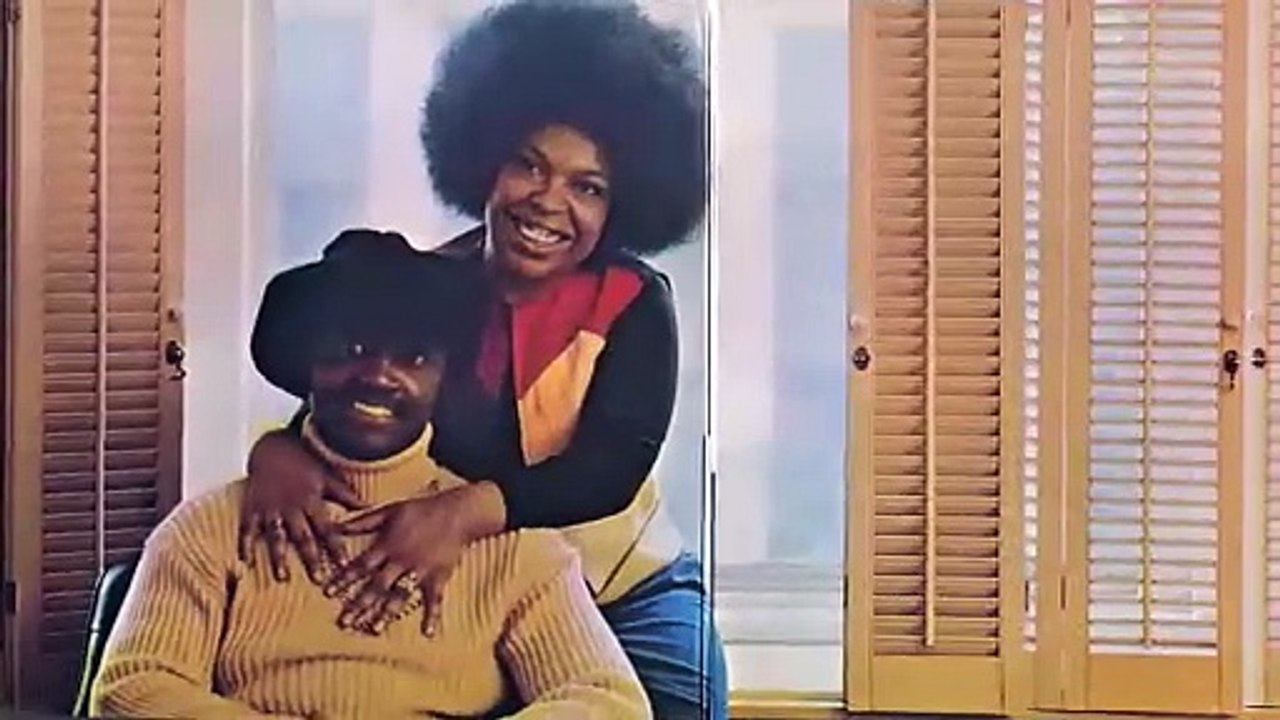 y2mate.so - Roberta Flack & Donny Hathaway ~ Where Is The Love 1972 Soul Purrfection Version-tmLPIcMYGSY-720p-1718818301 (1)