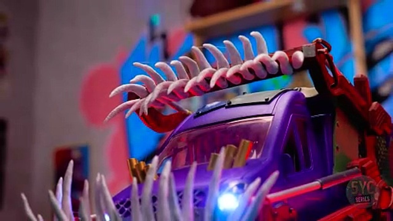 Wow! We Created a $1,000,000 DIY Car! 🚗💨💰 Cheap vs Super Expensive DIY Car - Who’s Faster?!🔥💰