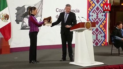 ¿Cuál fue el emblemático regalo que Sheinbaum recibió de Ted Sarandos?