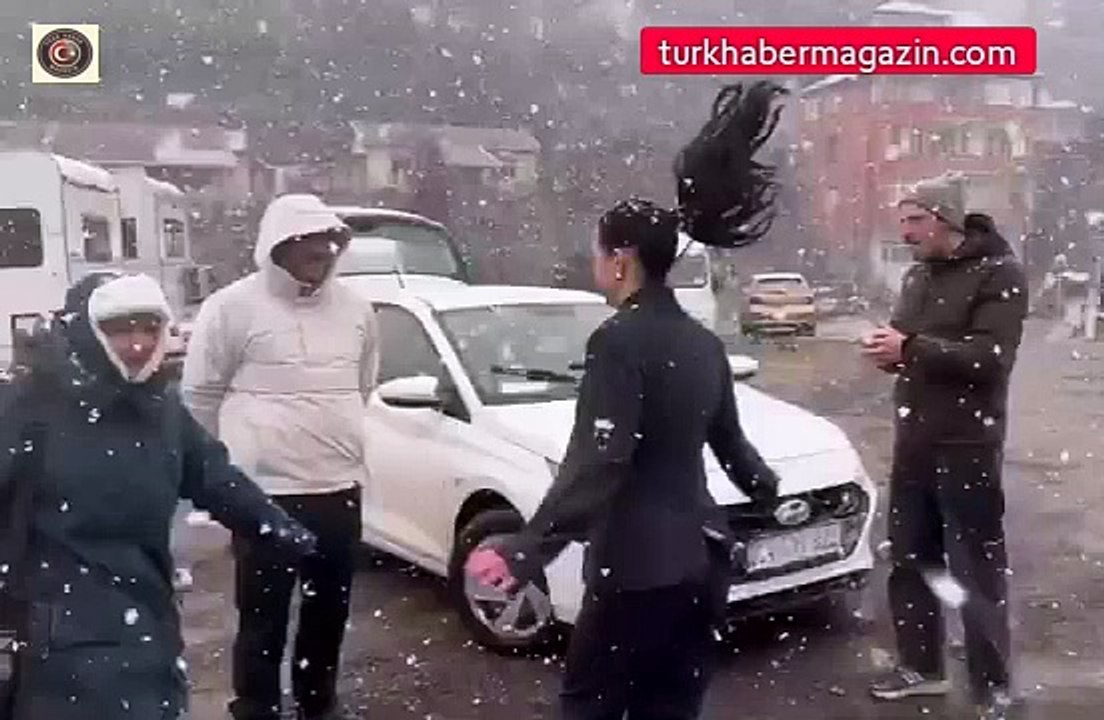 Oyuncu Melis Sezen, Deha dizisinin başrol oyuncusu olarak sette kar yağınca büyük bir mutluluk oldu