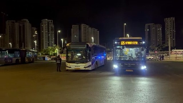 Varias explosiones en buses en Israel y la policía sospecha un posible atentado