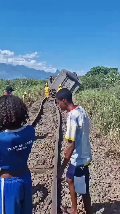Trem da Supervia descarrilha na Baixada Fluminense