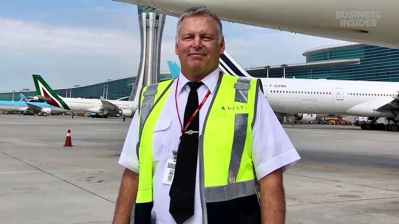 Retired pilot explains how everyone survived the Toronto crash