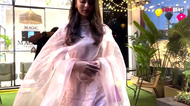 Shahrukh Khan की बेटी Suhana Khan ने फिर Traditional Look में ढाया कहर, Fans हुए Impress FilmiBeat